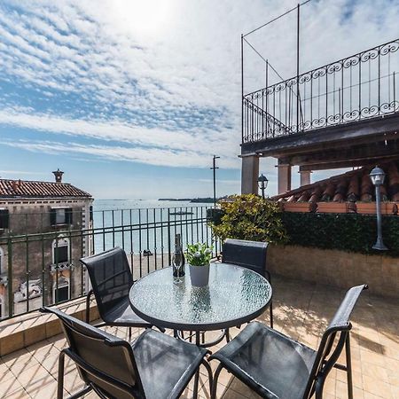 Ca' Delfina Holiday Home Venedig Exteriör bild