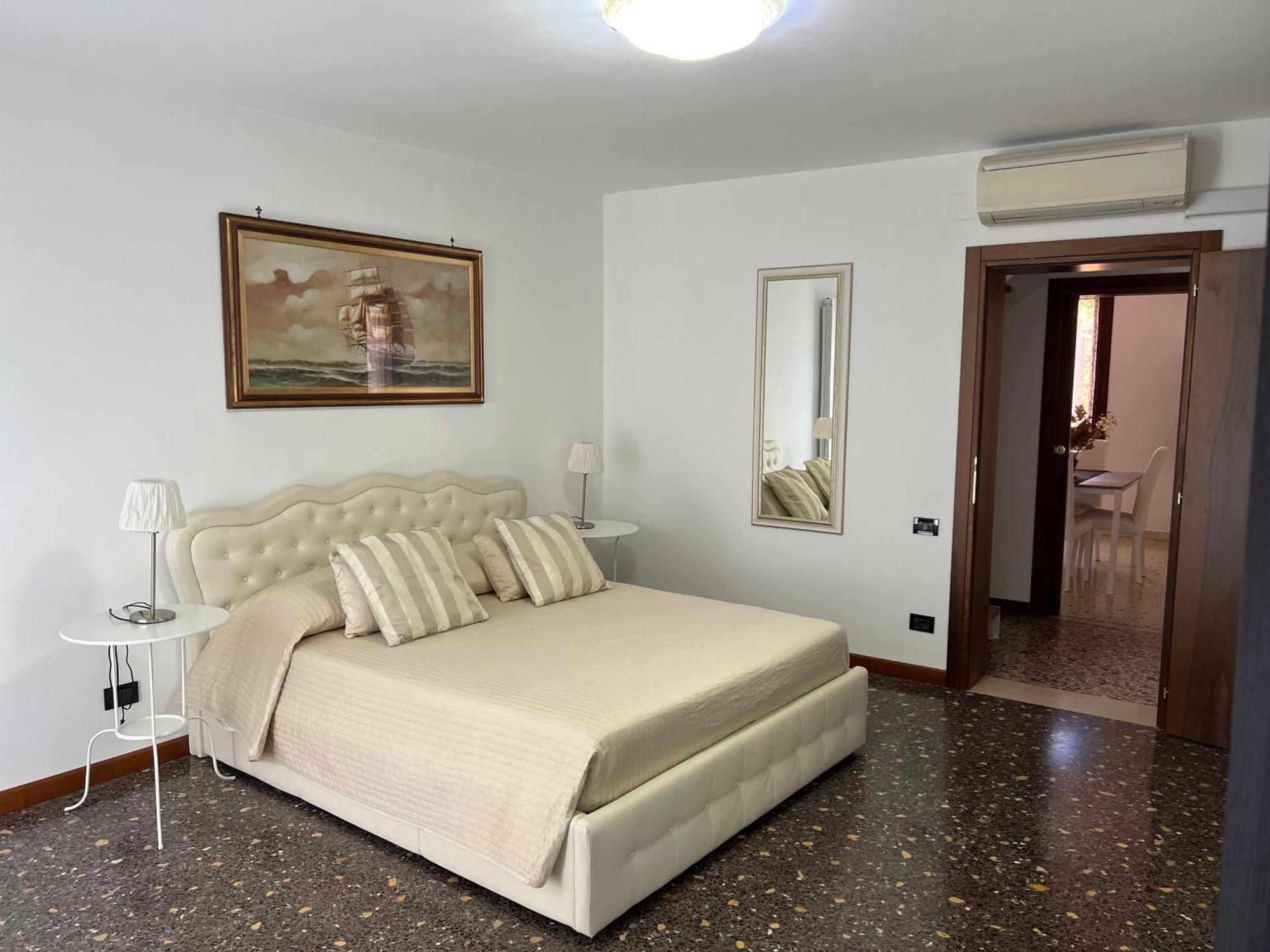 Ca' Delfina Holiday Home Venedig Exteriör bild