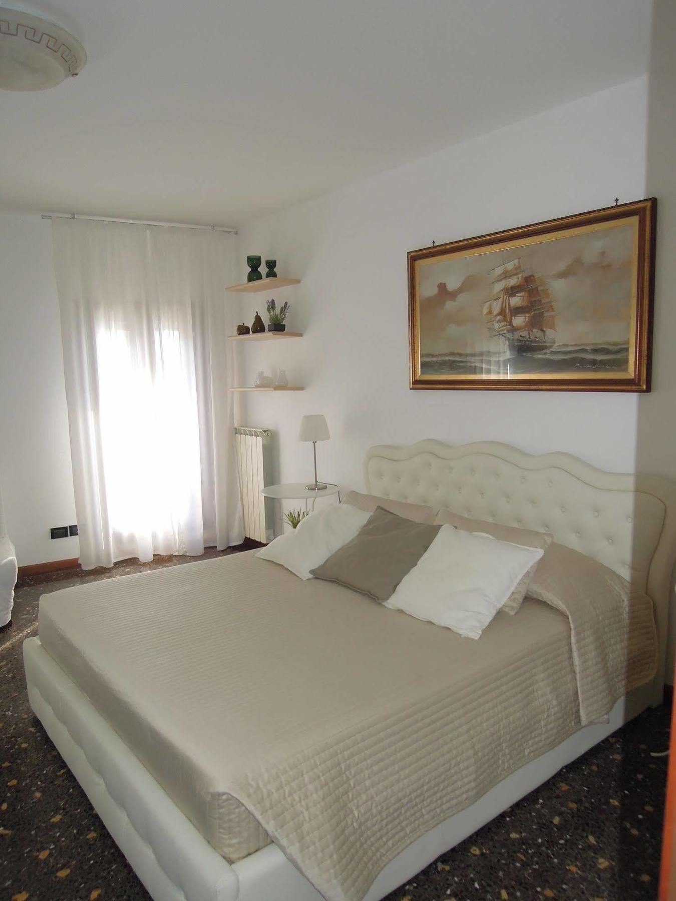 Ca' Delfina Holiday Home Venedig Exteriör bild