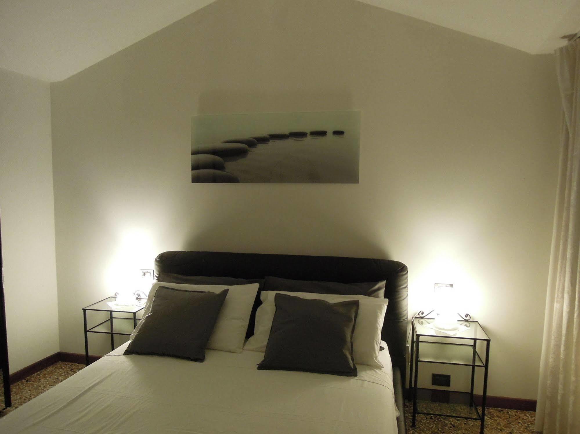 Ca' Delfina Holiday Home Venedig Exteriör bild