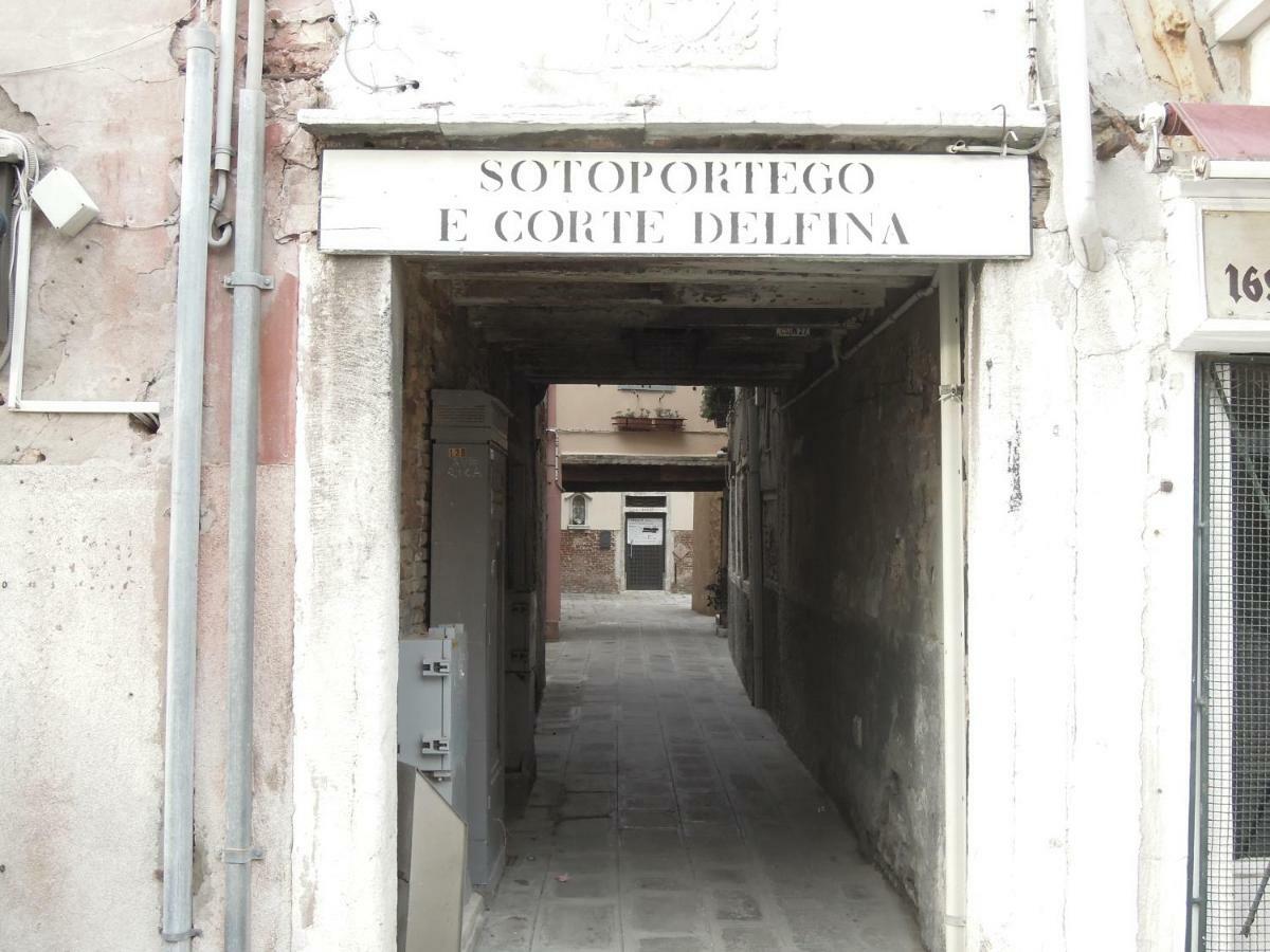 Ca' Delfina Holiday Home Venedig Exteriör bild